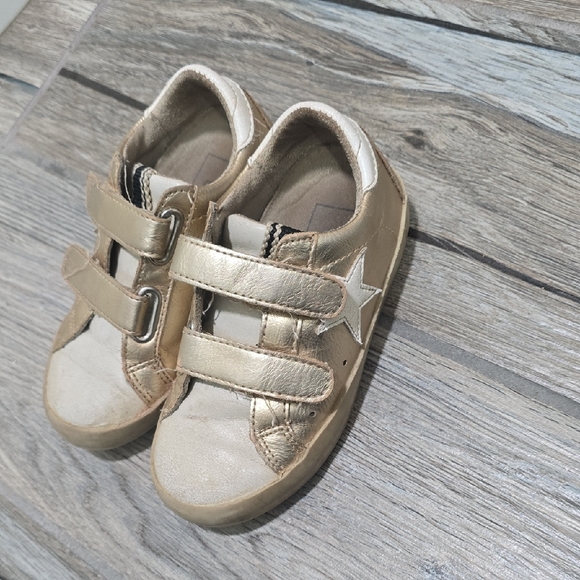 ShuShop Gold Sneakers with Velcro Straps and Minimalist Design - Picture 1 of 4